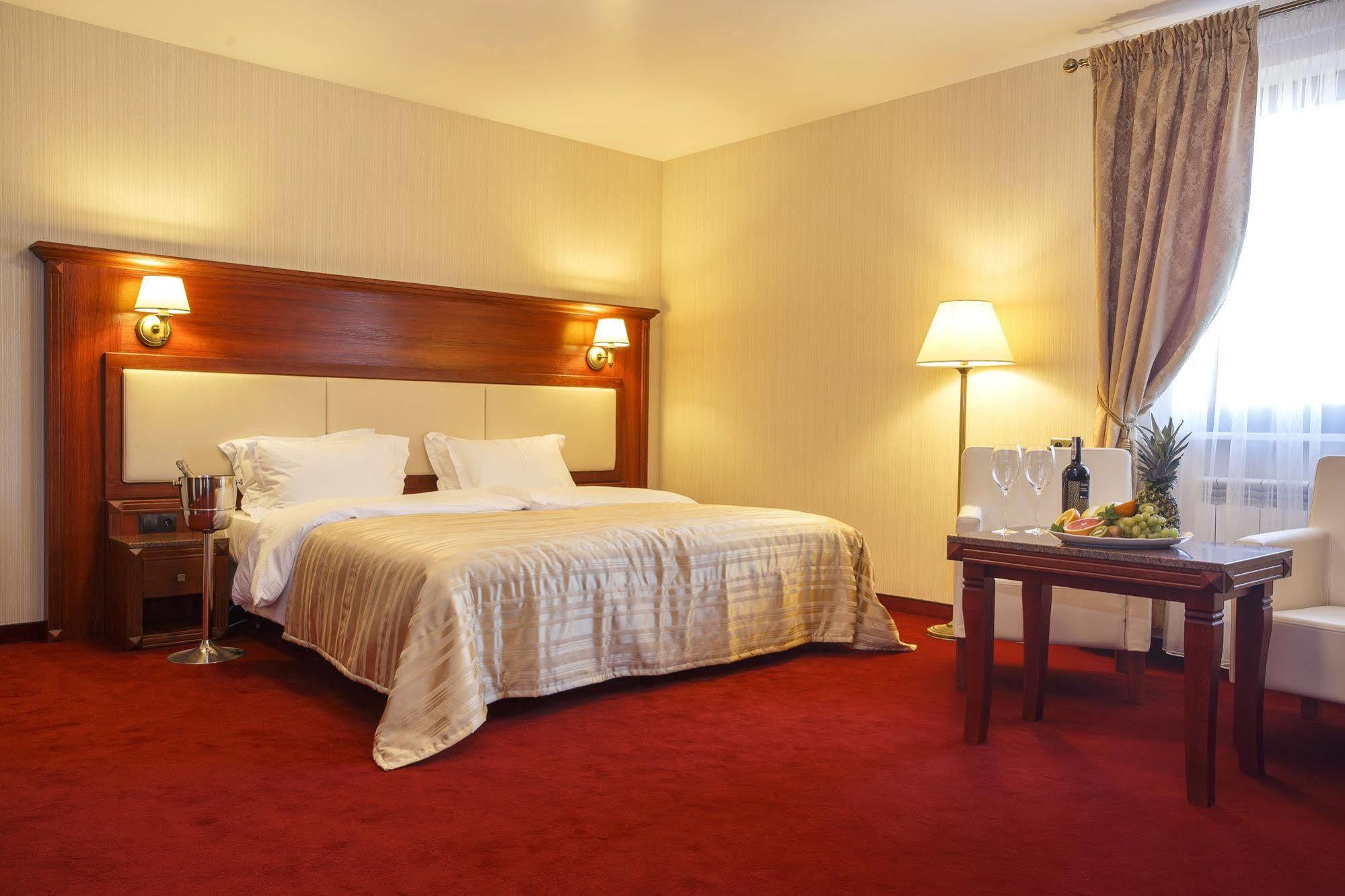 Hotel Etiuda Люблін Екстер'єр фото